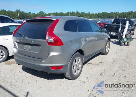2013 Volvo Xc60 3.2/3.2 Platinum/3.2 Premier/3.2 Premier Plus from USA, damaged, VIN YV4940DL0D2433700